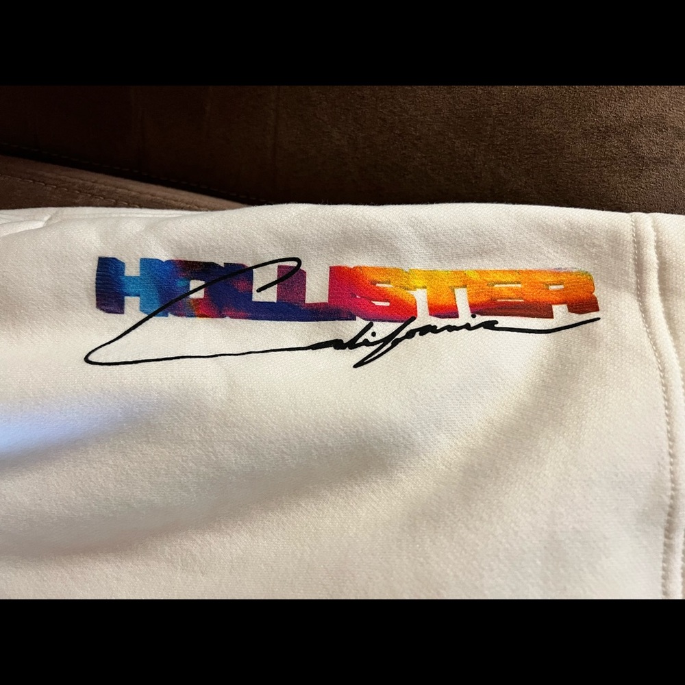 SOLD!!!  HOLLISTER 7” JOGGER SHORTS XL - Picture 2 of 10